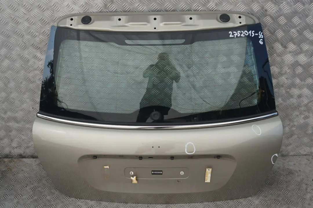 Klapa tylna tył sparkling silver A60 do MINI R56 o numerze 2752015 MINI R56 Klapa tylna tył sparkling silver A60 - SKU 2752015-SS6 - Numer Części 2752015