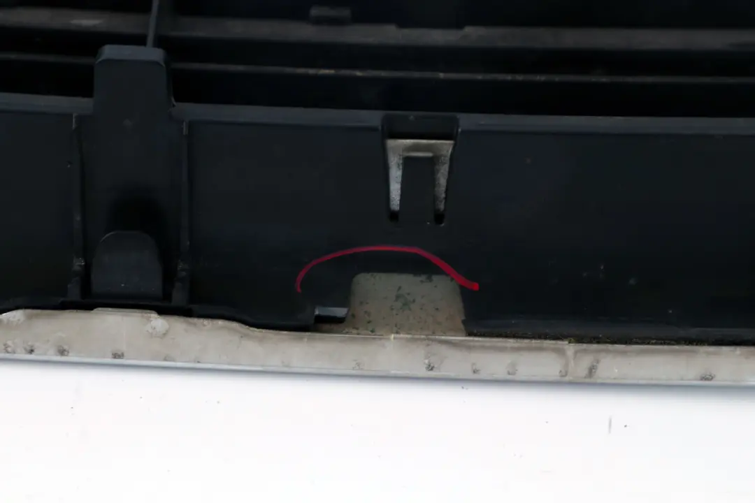 Grille Chromée Cache Panneau Avant Pare Chocs pour Mini Cooper R55 R56 R57 à propos du numéro de pièce 2752363 Mini Cooper R55 R56 R57 Grille Chromée Cache Panneau Avant Pare Chocs - SKU 2752363 - Numéro de pièce 2752363