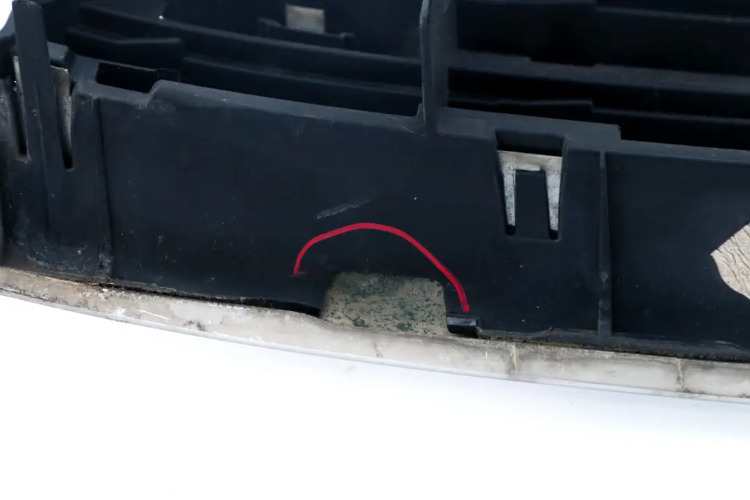 Embellecedor Rejilla Cromada Parachoques Delantero para Mini Cooper R55 R56 R57 con número de pieza 2752363 Mini Cooper R55 R56 R57 Embellecedor Rejilla Cromada Parachoques Delantero - SKU 2752363 - Número de pieza 2752363