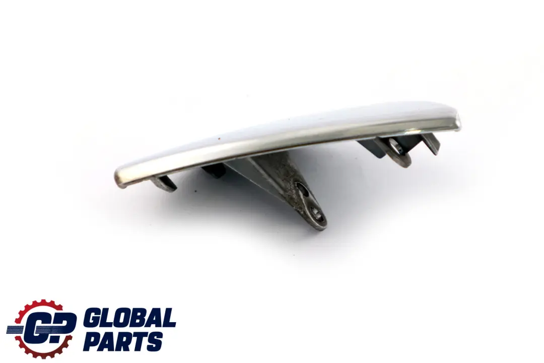 Pare-Chocs Droite Scheinwerferdusenabdeckung pour Mini Cooper R55 R56 à propos du numéro de pièce 2752560 Mini Cooper R55 R56 Pare-Chocs Droite Scheinwerferdusenabdeckung - SKU 2752560 - Numéro de pièce 2752560