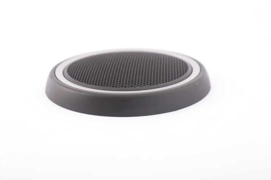 Copertura Porta Altoparlante Inferiore Sinistro Destro Argento per Mini R55 R56 R57 con numero di parte 2753270 Mini R55 R56 R57 Copertura Porta Altoparlante Inferiore Sinistro Destro Argento - SKU 2753270 - Numero di parte 2753270