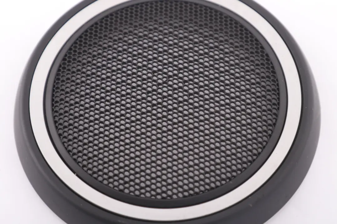 Copertura Porta Altoparlante Inferiore Sinistro Destro Argento per Mini R55 R56 R57 con numero di parte 2753270 Mini R55 R56 R57 Copertura Porta Altoparlante Inferiore Sinistro Destro Argento - SKU 2753270 - Numero di parte 2753270