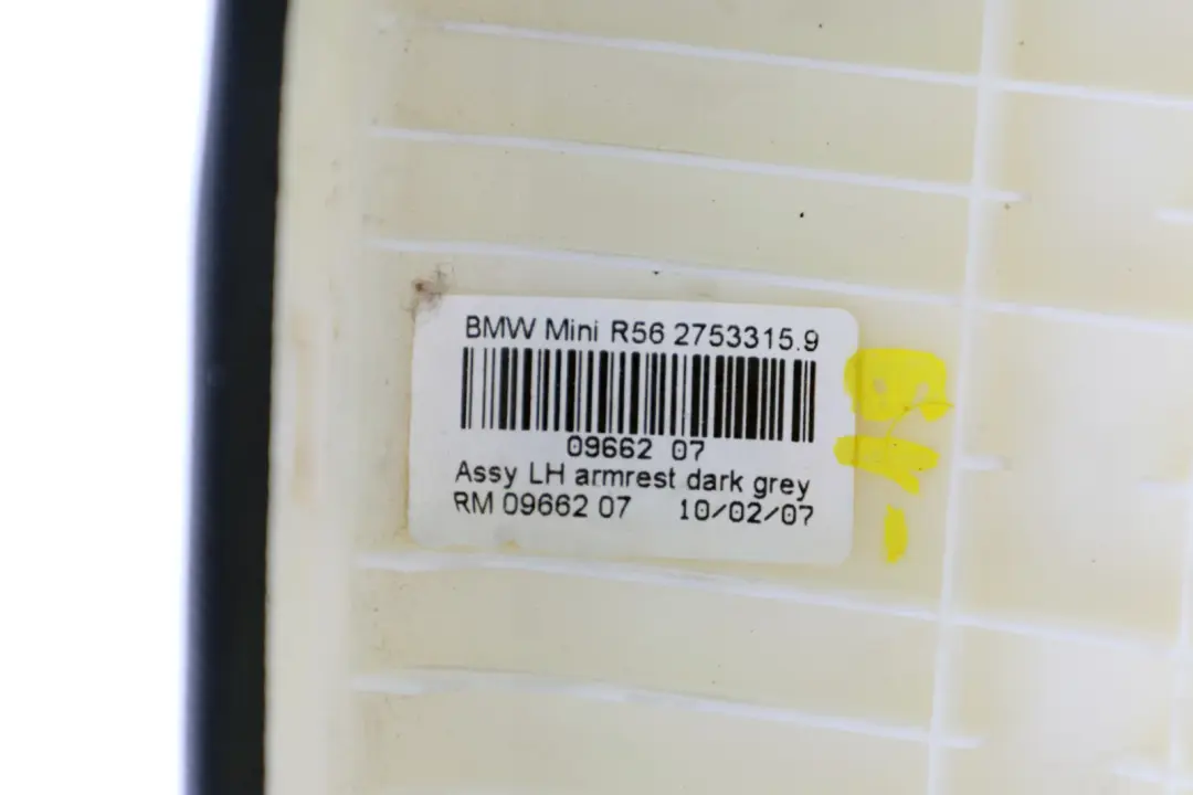 Podłkietnik Drzwi Lewy Przód Szary do Mini R55 R56 o numerze 2753315 Mini R55 R56 Podłkietnik Drzwi Lewy Przód Szary - SKU 2753315-19 - Numer Części 2753315