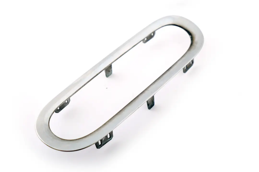 Embellecedor Cromado Para Parachoques Trasero Mini Cooper R56 R57 LCI para con número de pieza 2753653 Embellecedor Cromado Para Parachoques Trasero Mini Cooper R56 R57 LCI - SKU 2753653 - Número de pieza 2753653