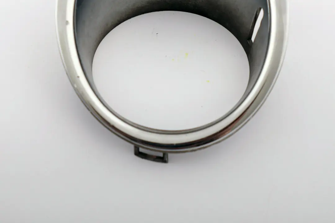 Garniture chromée pour phare antibrouillard avant gauche pour Mini D R56 R55 à propos du numéro de pièce 2753673 Mini D R56 R55 Garniture chromée pour phare antibrouillard avant gauche - SKU 2753673 - Numéro de pièce 2753673