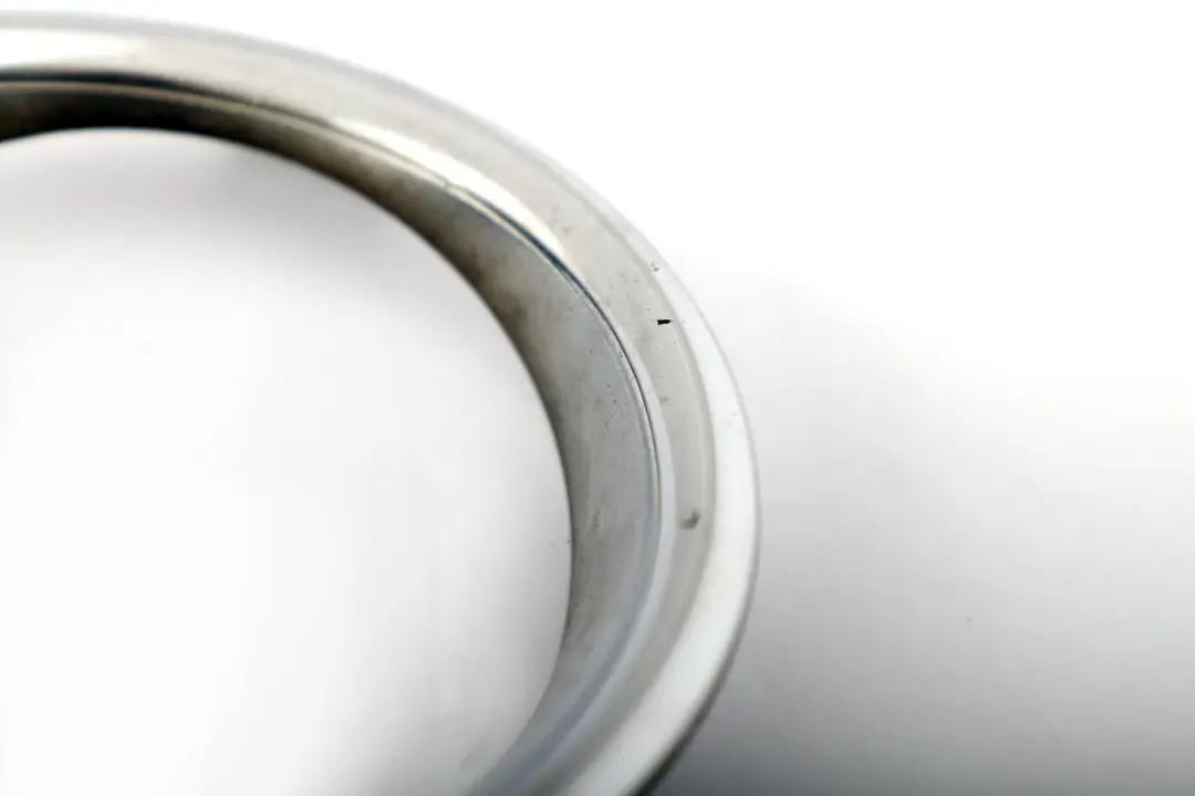 Garniture chromée pour phare antibrouillard avant gauche pour Mini D R56 R55 à propos du numéro de pièce 2753673 Mini D R56 R55 Garniture chromée pour phare antibrouillard avant gauche - SKU 2753673 - Numéro de pièce 2753673