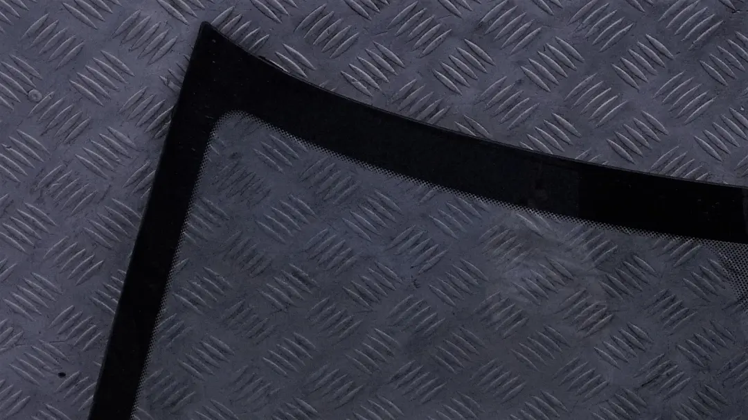 Windscreen Windshield Front Window Glass to Mini Cooper One R50 R52 R53 R55 R56 with Part number 2753978 Mini Cooper One R50 R52 R53 R55 R56 Windscreen Windshield Front Window Glass - SKU 2753978 - Part number 2753978