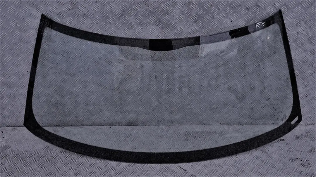 Windscreen Windshield Front Window Glass to Mini Cooper One R50 R52 R53 R55 R56 with Part number 2753978 Mini Cooper One R50 R52 R53 R55 R56 Windscreen Windshield Front Window Glass - SKU 2753978 - Part number 2753978