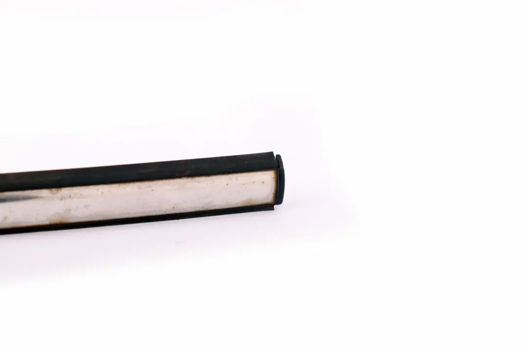 Embellecedor Puerta Partida Trasera Izquierda Cromo para Mini R55 R55 LCI con número de pieza 2754061 Mini R55 R55 LCI Embellecedor Puerta Partida Trasera Izquierda Cromo - SKU 2754061 - Número de pieza 2754061