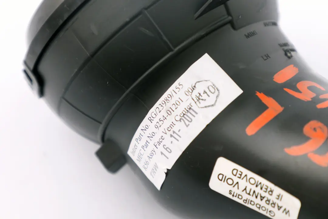 Kratka Wlot Powietrza Nawiew Lewa do Mini R55 R56 o numerze 2754451 Mini R55 R56 Kratka Wlot Powietrza Nawiew Lewa - SKU 2754451 - Numer Części 2754451