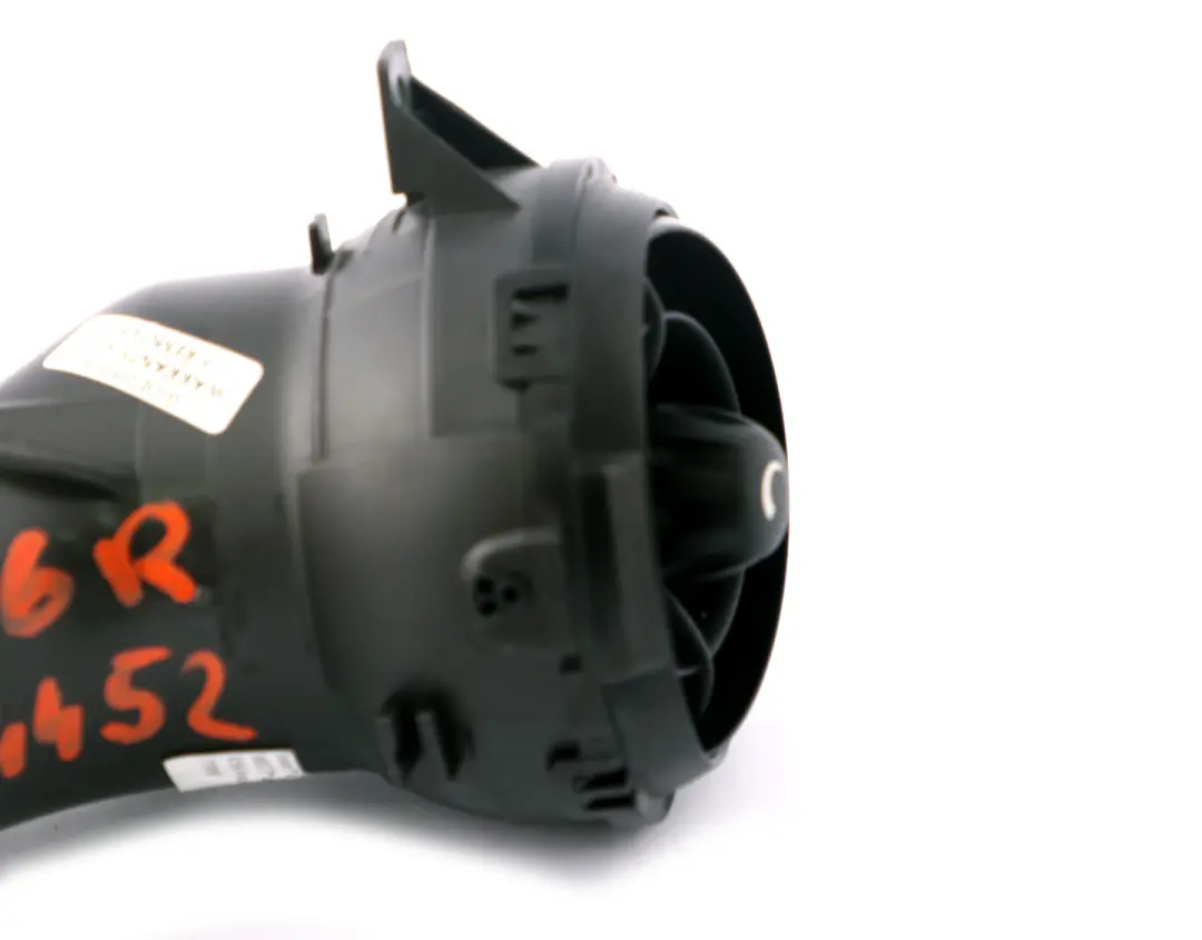 Kratka nawiewu wlot powietrza prawa do MINI R55 R56 o numerze 2754452 MINI R55 R56 Kratka nawiewu wlot powietrza prawa - SKU 2754452 - Numer Części 2754452