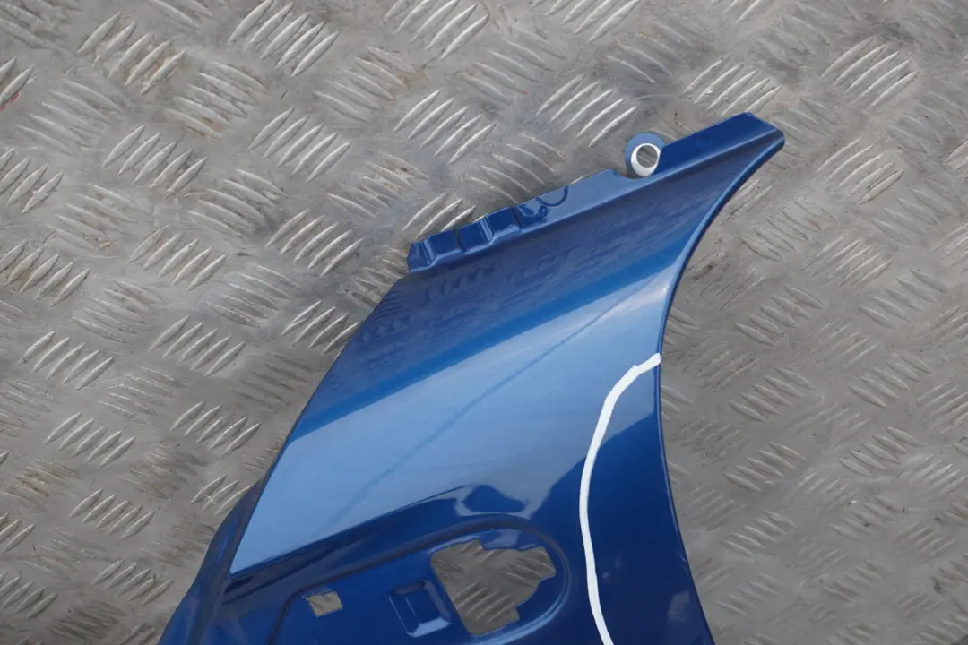 Panel lateral delantero izquierdo Lightning Blue para Mini Cooper 5 R55 R56 R57 R58 con número de pieza 2754725 Mini Cooper 5 R55 R56 R57 R58 Panel lateral delantero izquierdo Lightning Blue - SKU 2754725-LB5 - Número de pieza 2754725