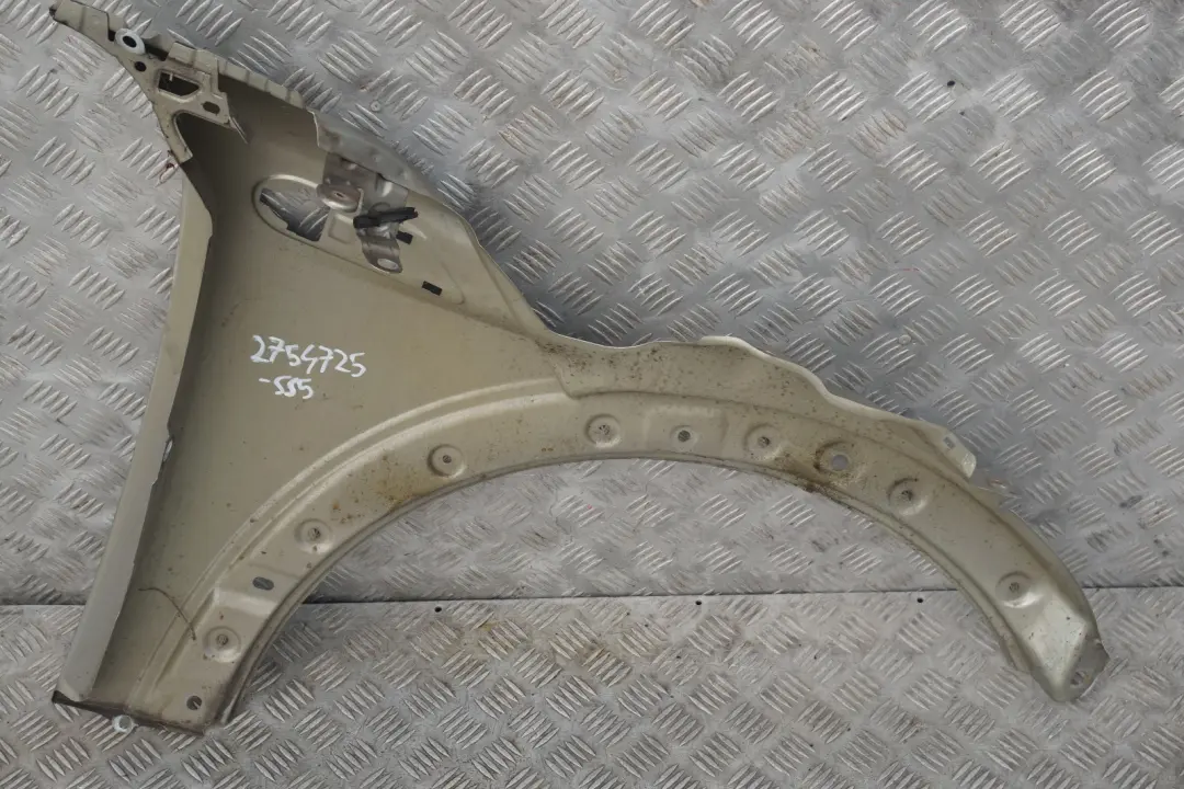 Błotnik lewy Sparkling Silver do MINI Cooper R56 R57 o numerze 2754725 MINI Cooper R56 R57 Błotnik lewy Sparkling Silver - SKU 2754725-SS5 - Numer Części 2754725