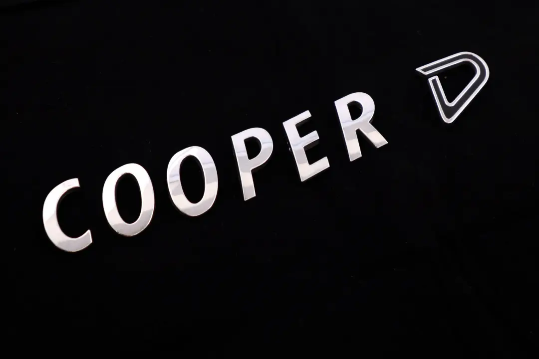 Mini Cooper D R55 R56 R60 F54 F55 F56 Trunk Lid Label Emblem Badge Logo Sign - SKU 2754747 - Número de pieza 2754747