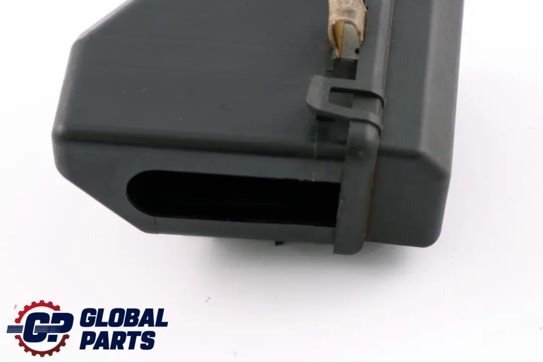 Genuine Mini One R55 R56 R57 R60 R61 Caja De fusibles Carcasa vacia para con número de pieza 2755704 Genuine Mini One R55 R56 R57 R60 R61 Caja De fusibles Carcasa vacia - SKU 2755704 - Número de pieza 2755704