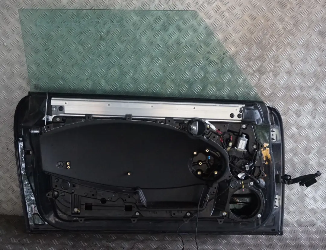 Fahrerseite Tür vorne links Astro Black für BMW MINI Cooper 9 R55 R56 R57 R58 R59 mit Teilenummer 2755935 BMW MINI Cooper 9 R55 R56 R57 R58 R59 Fahrerseite Tür vorne links Astro Black - SKU 2755935-ASB9 - Teilenummer 2755935