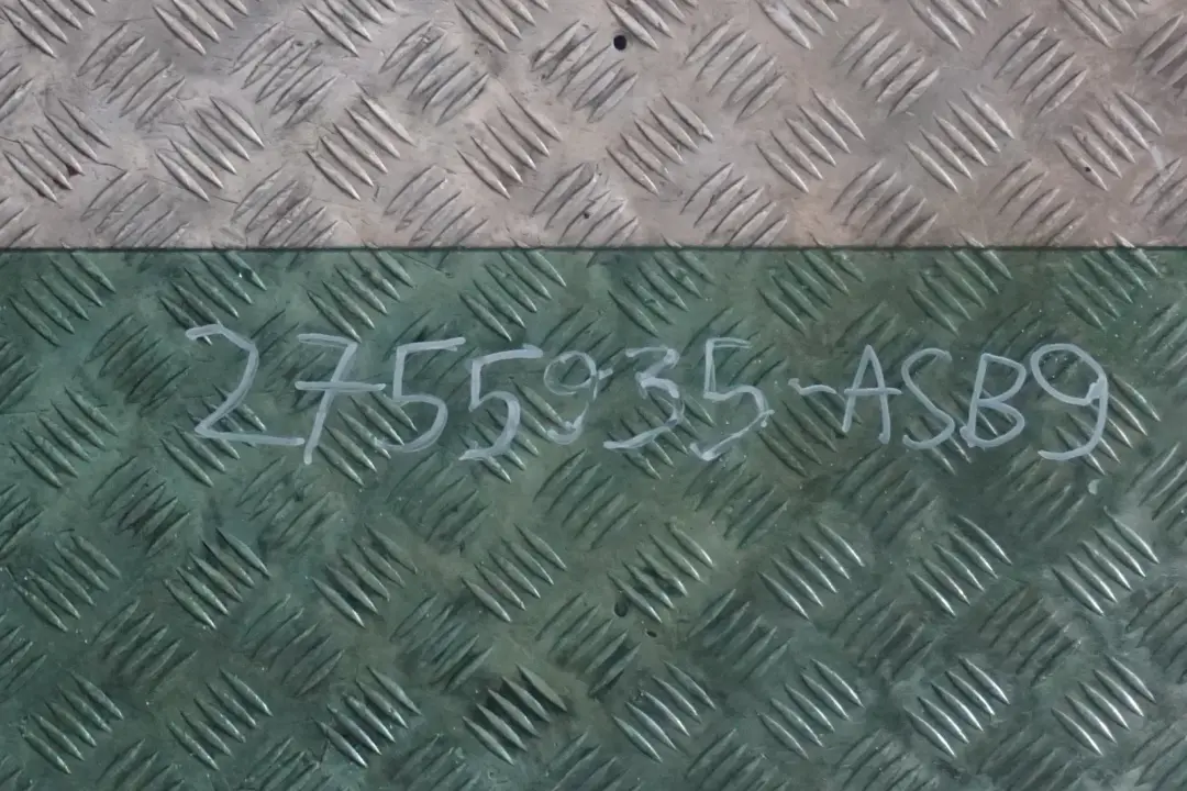 Drzwi lewe Astro Black A25 do MINI Cooper R56 o numerze 2755935 MINI Cooper R56 Drzwi lewe Astro Black A25 - SKU 2755935-ASB9 - Numer Części 2755935