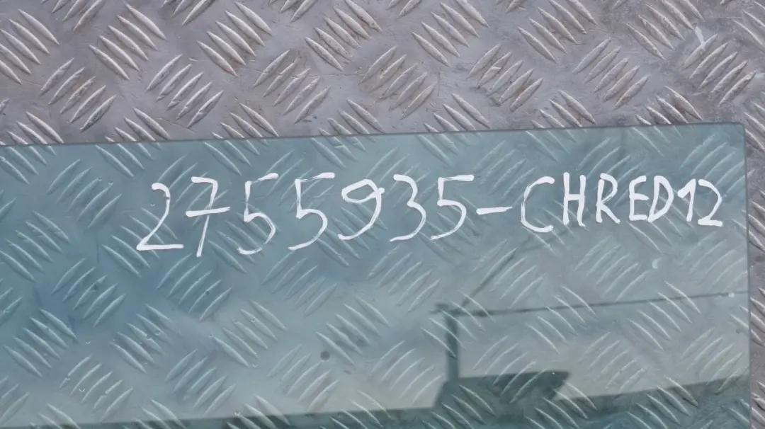 Fahrerseite Tür vorne links Chili Red 85 für Mini Cooper 12 R55 R56 R57 R58 R59 mit Teilenummer 2755935 Mini Cooper 12 R55 R56 R57 R58 R59 Fahrerseite Tür vorne links Chili Red 85 - SKU 2755935-CHRED12 - Teilenummer 2755935