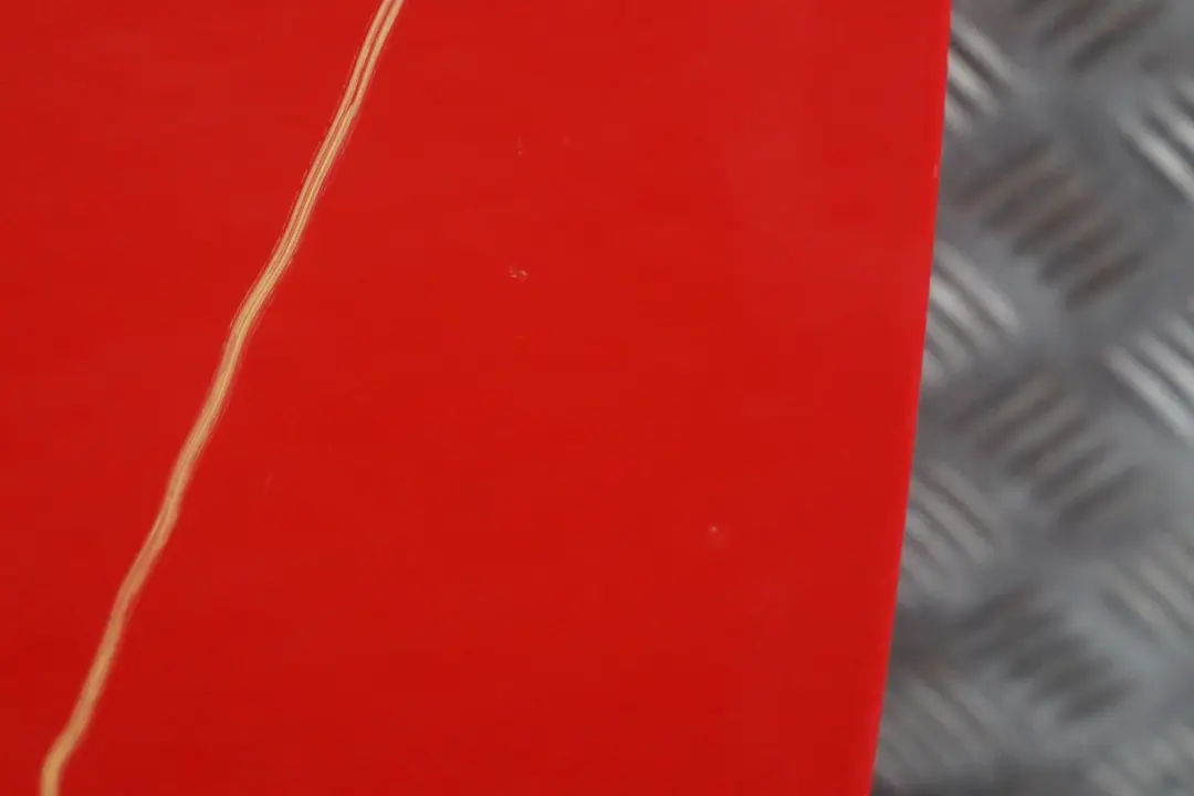 Drzwi lewe Chili Red 851 do MINI Cooper R55 R56 o numerze 2755935 MINI Cooper R55 R56 Drzwi lewe Chili Red 851 - SKU 2755935-CHRED14 - Numer Części 2755935