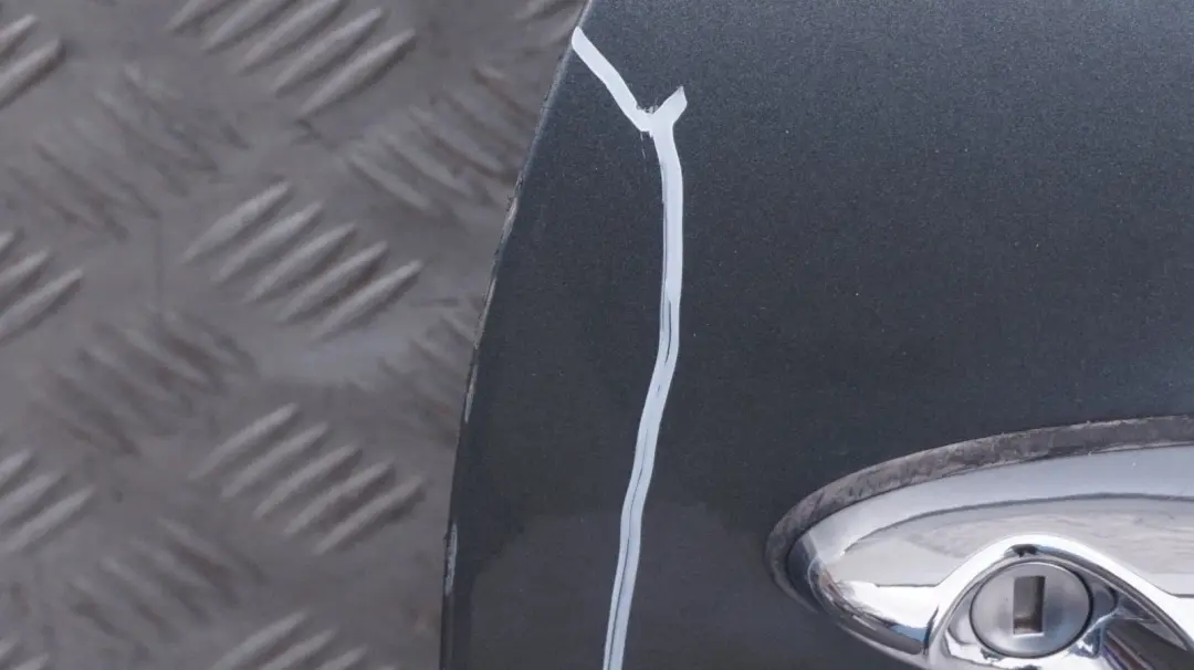 Beifahrer Tür vorne rechts Dark Silber für BMW MINI Cooper R55 R56 R57 R58 R59 LCI mit Teilenummer 2755936 BMW MINI Cooper R55 R56 R57 R58 R59 LCI Beifahrer Tür vorne rechts Dark Silber - SKU 2755936-DS3 - Teilenummer 2755936