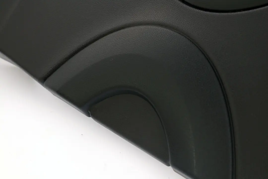 Rivestimento Laterale Posteriore Destra Nero per Mini Cooper R56 4 con numero di parte 2756048 Mini Cooper R56 4 Rivestimento Laterale Posteriore Destra Nero - SKU 2756048-4 - Numero di parte 2756048