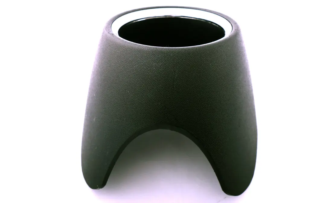 Anillo cromado portavasos trasero para Mini Cooper R56 R57 R58 con número de pieza 7127462 Mini Cooper R56 R57 R58 Anillo cromado portavasos trasero - SKU 2756172 - Número de pieza 7127462