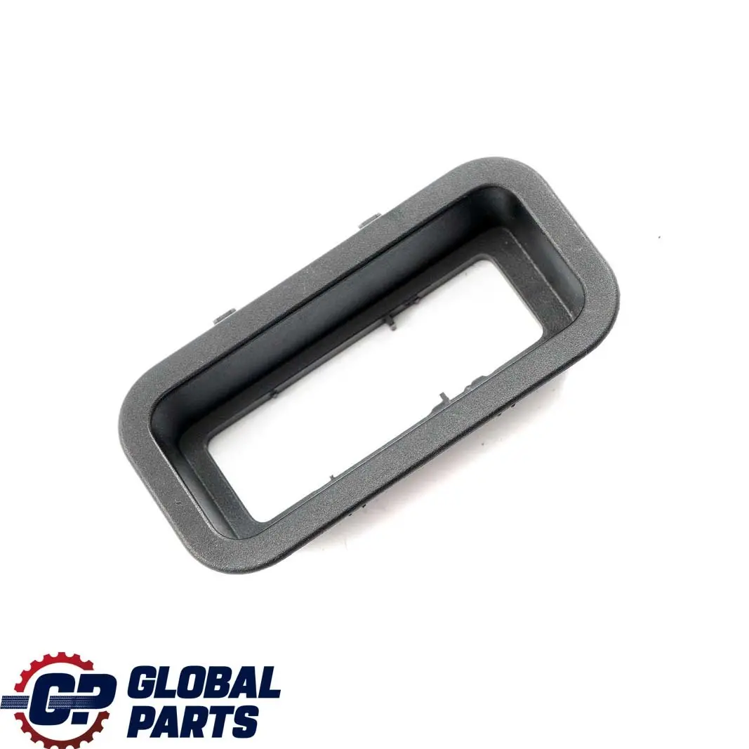 Cadre montage de l'éclairage de la porte arrière gauche droite pour Mini Clubman R55 à propos du numéro de pièce 2756203 Mini Clubman R55 Cadre montage de l'éclairage de la porte arrière gauche droite - SKU 2756203 - Numéro de pièce 2756203