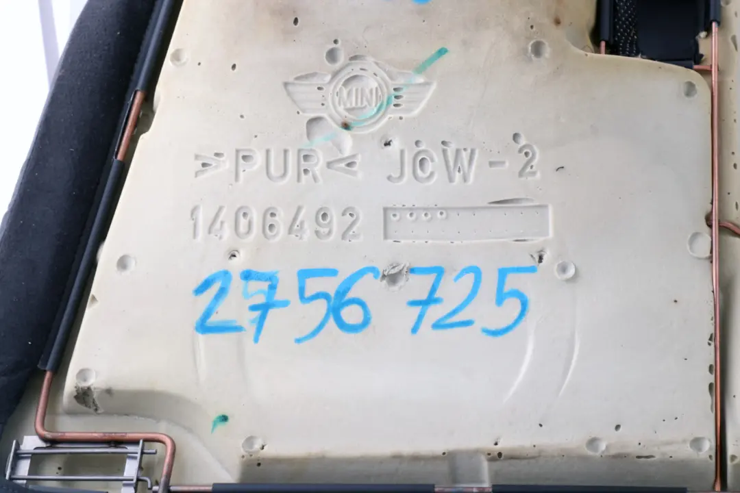 Siege Arriere Canape Housse Tissu Cuir Cosmos Charbon Noir pour Mini Clubman R55 à propos du numéro de pièce 2756725 Mini Clubman R55 Siege Arriere Canape Housse Tissu Cuir Cosmos Charbon Noir - SKU 2756725 - Numéro de pièce 2756725