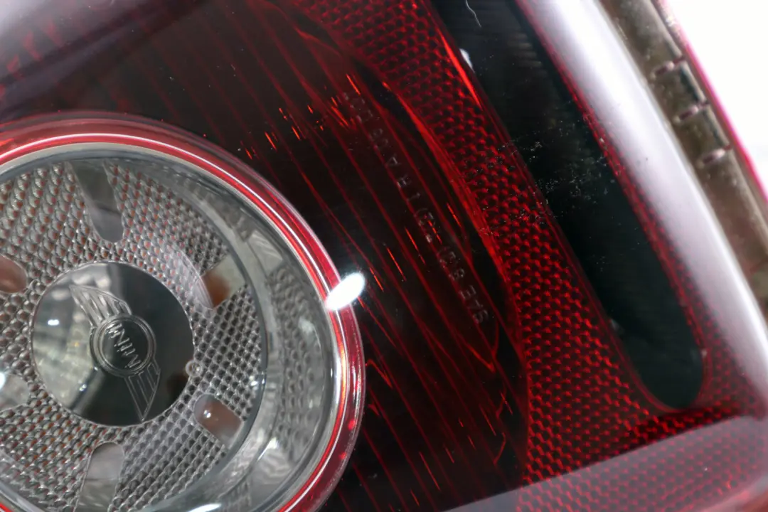 Mini Cooper One R56 R57 LCI White Rear Tail Light Cluster Right O/S - SKU 2757012 - Part number 63212757012