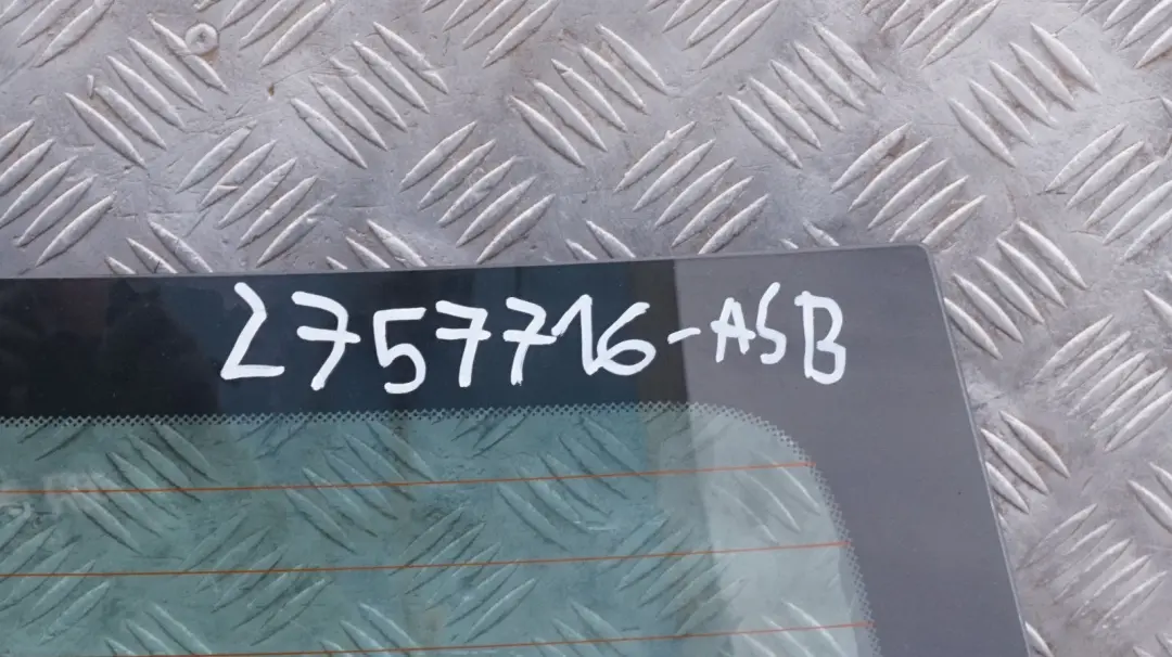 Klapa bagażnika tył drzwi prawa do MINI R55 Clubman o numerze 2757716 MINI R55 Clubman Klapa bagażnika tył drzwi prawa - SKU 2757716-ASB - Numer Części 2757716