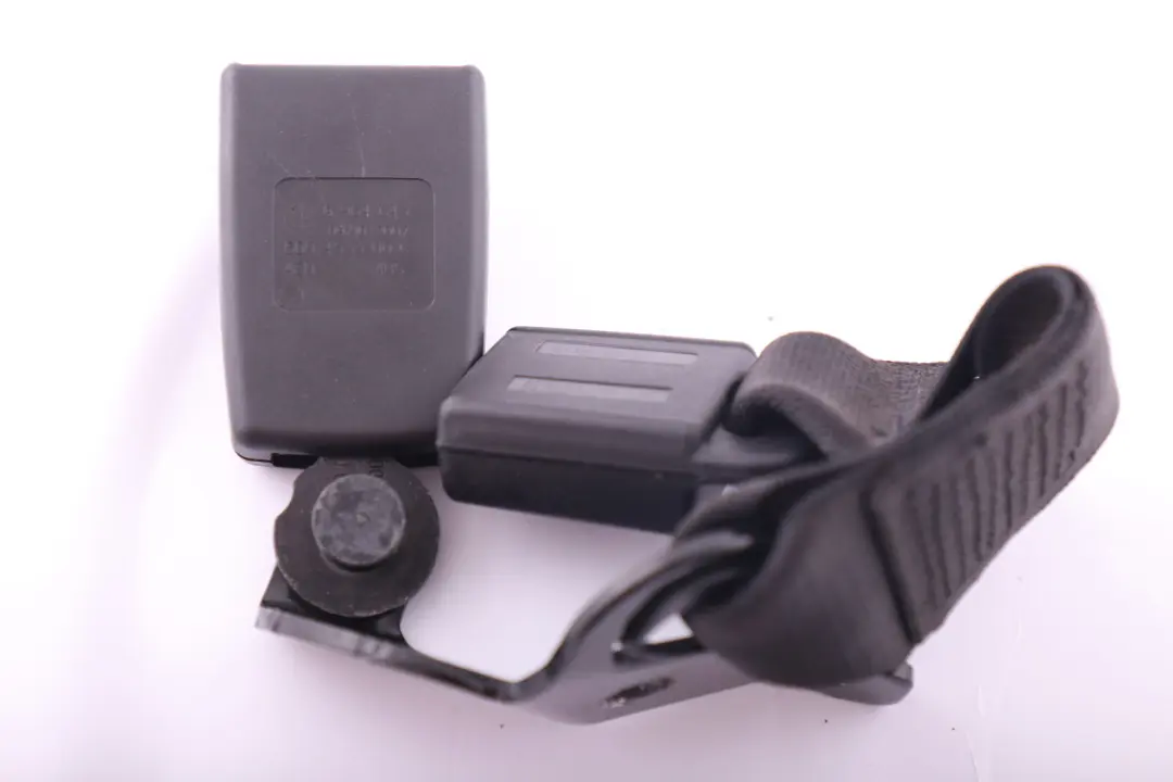 Trasera Izquierda Centro del cinturon De seguridad Clip Hebilla para Mini R55 con número de pieza 2758069 Mini R55 Trasera Izquierda Centro del cinturon De seguridad Clip Hebilla - SKU 2758069 - Número de pieza 2758069