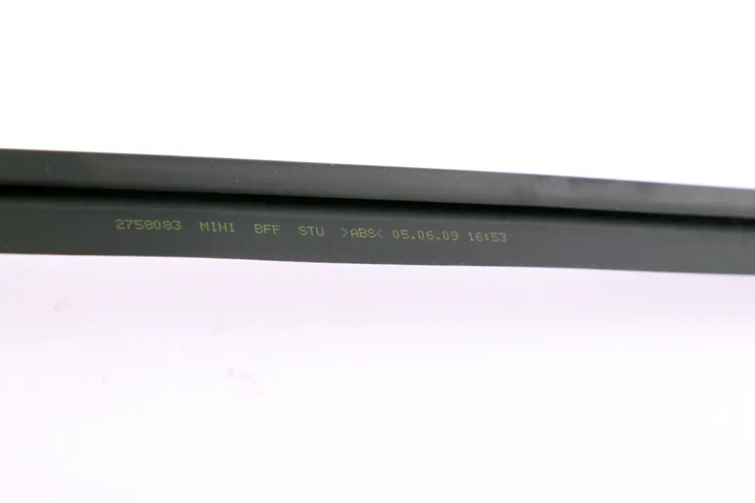 Listwa dachu dach składany do MINI Cabrio R57 o numerze 2758083 MINI Cabrio R57 Listwa dachu dach składany - SKU 2758083 - Numer Części 2758083