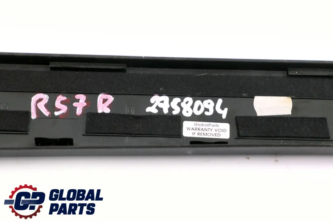 Cubierta Interior Derecha Techo Plegable para Mini R57 F57 con número de pieza 2758094 Mini R57 F57 Cubierta Interior Derecha Techo Plegable - SKU 2758094 - Número de pieza 2758094