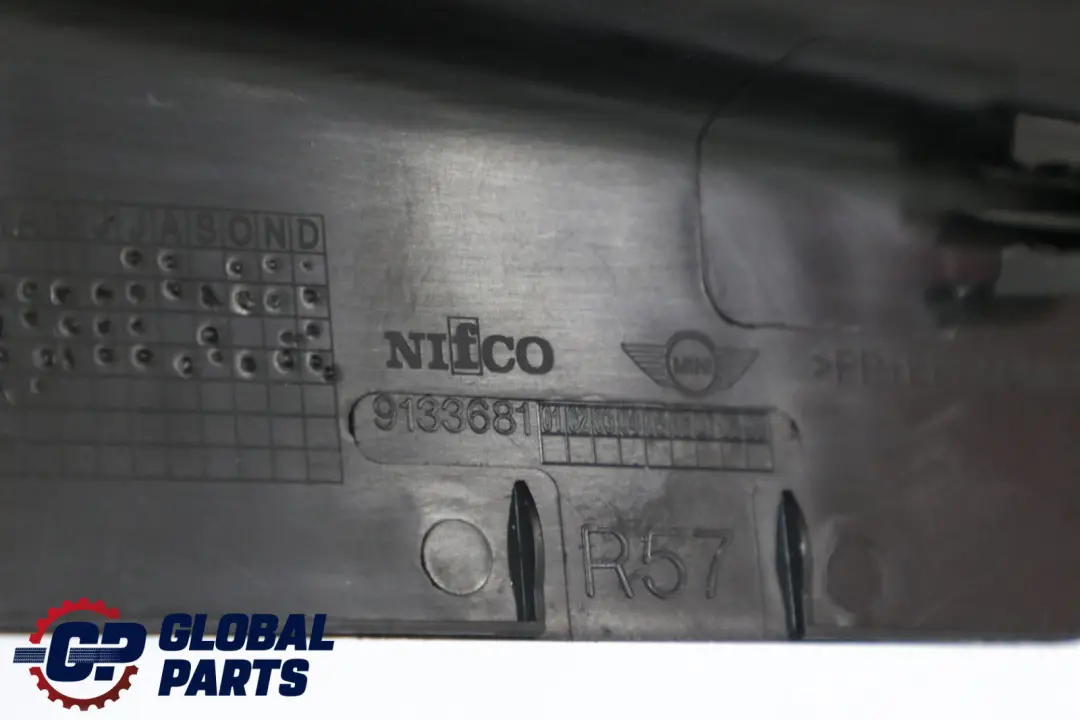 Panel lateral inferior izquierdo Carbon Black para Mini R57 Cabrio con número de pieza 2758177 Mini R57 Cabrio Panel lateral inferior izquierdo Carbon Black - SKU 2758177 - Número de pieza 2758177