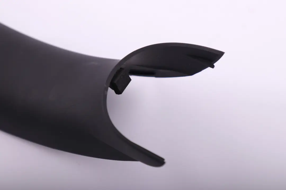 Embellecedor Inferior Barra Antivuelco 2757937 para BMW Mini Cooper Cabrio R57 R57 con número de pieza 2758283 BMW Mini Cooper Cabrio R57 R57 Embellecedor Inferior Barra Antivuelco 2757937 - SKU 2758283 - Número de pieza 2758283