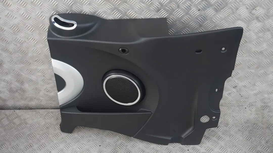 Boczek prawy tapicerka prawa carbon black do MINI R57 o numerze 2758458 MINI R57 Boczek prawy tapicerka prawa carbon black - SKU 2758458 - Numer Części 2758458