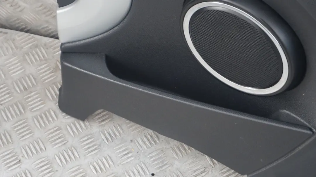 Boczek prawy tapicerka prawa carbon black do MINI R57 o numerze 2758458 MINI R57 Boczek prawy tapicerka prawa carbon black - SKU 2758458 - Numer Części 2758458