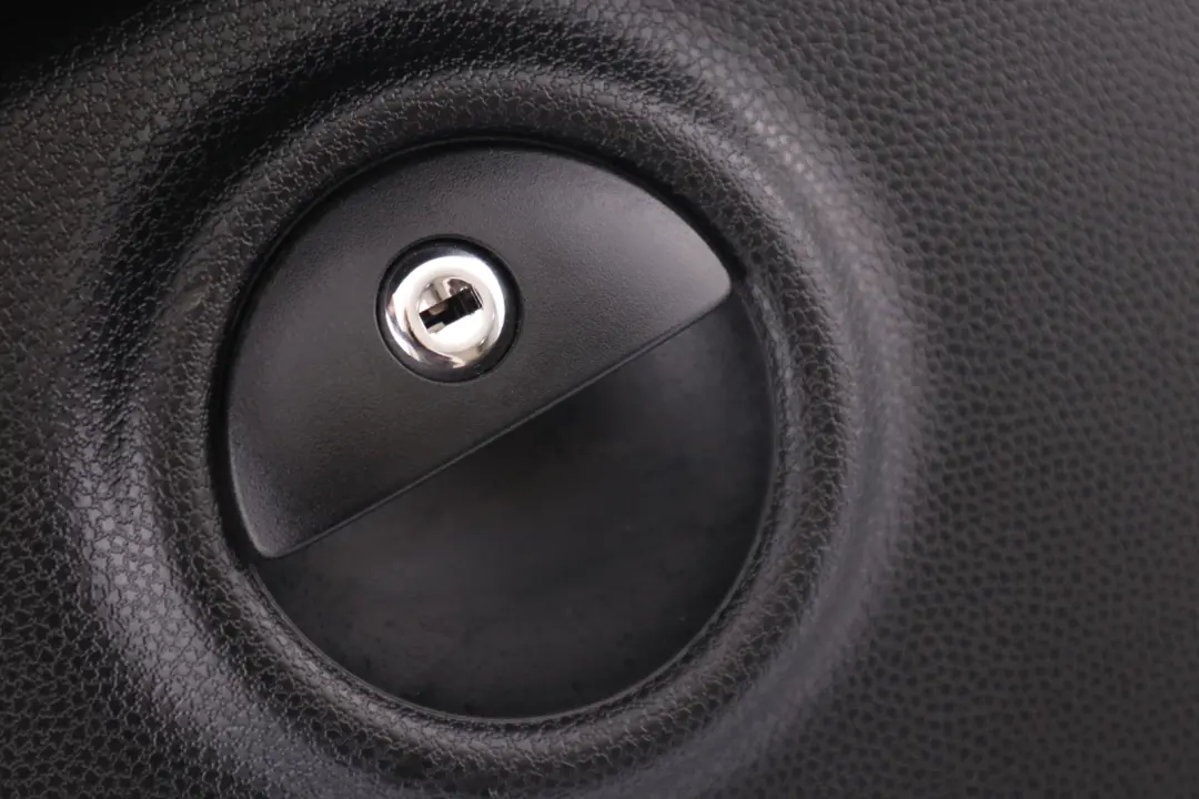 Coffre à bagages Couvercle de Chargement Noir pour Mini Cooper R58 R59 à propos du numéro de pièce 2758836 Mini Cooper R58 R59 Coffre à bagages Couvercle de Chargement Noir - SKU 2758836 - Numéro de pièce 2758836