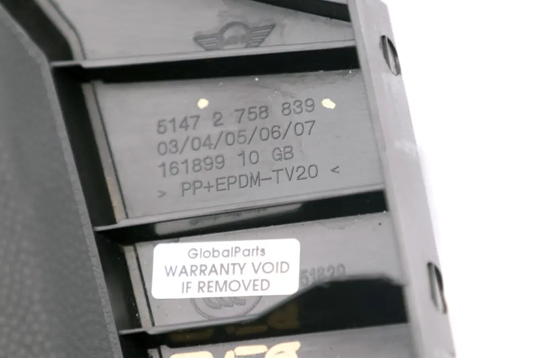 Panneau d'habillage lateral inferieur coup avant droit noir pour Mini Cooper R58 R59 à propos du numéro de pièce 2758839 Mini Cooper R58 R59 Panneau d'habillage lateral inferieur coup avant droit noir - SKU 2758839 - Numéro de pièce 2758839