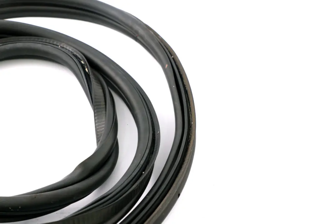 Trunk Boot Lid Rubber Seal Gasket to BMW MINI Roadster R59 with Part number 2758884 BMW MINI Roadster R59 Trunk Boot Lid Rubber Seal Gasket - SKU 2758884 - Part number 2758884