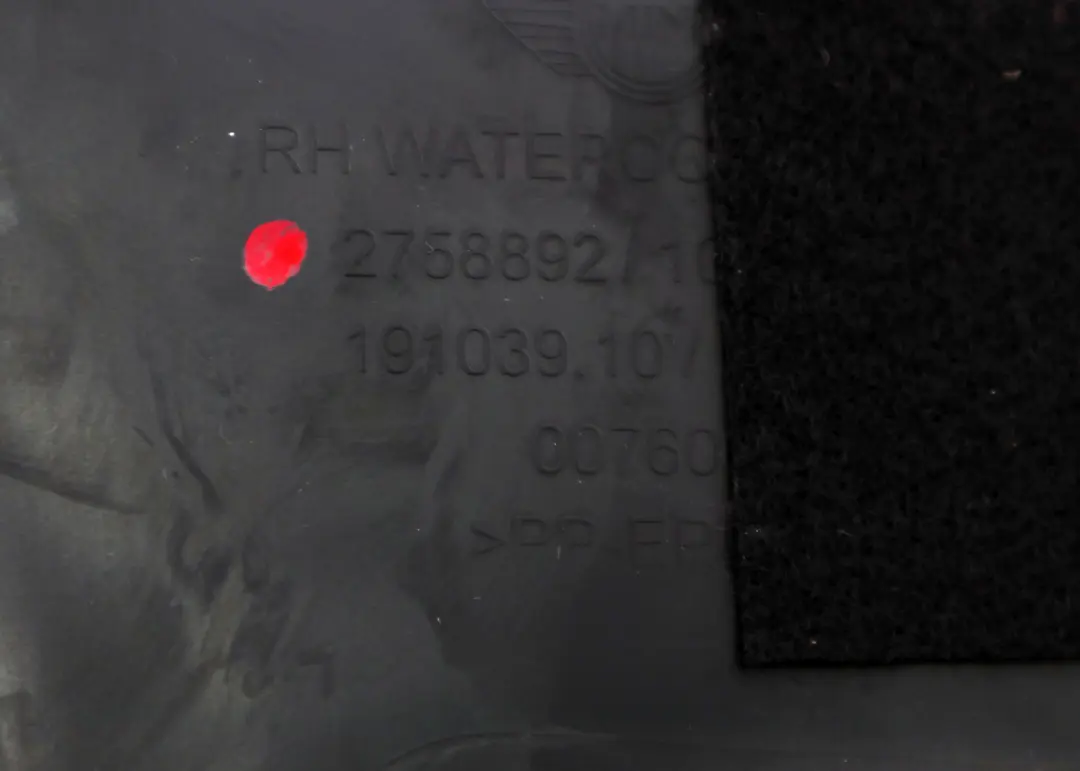 Collettore acqua destro tetto scorrevole per Mini R59 Roadster Cabrio con numero di parte 2758892 Mini R59 Roadster Cabrio Collettore acqua destro tetto scorrevole - SKU 2758892 - Numero di parte 2758892