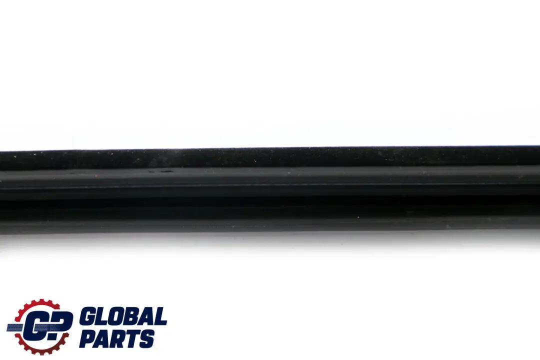 Canal Interior Sellado Junta Trasera Izquierda para BMW E84 con número de pieza 2990313 BMW E84 Canal Interior Sellado Junta Trasera Izquierda - SKU 2990313 - Número de pieza 2990313