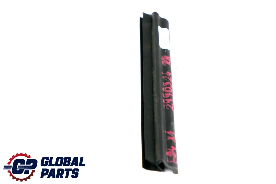 Schachtabdichtung Arriere Interieur Droite pour BMW Z4 Serie E84 à propos du numéro de pièce 2990324 BMW Z4 Serie E84 Schachtabdichtung Arriere Interieur Droite - SKU 2990324 - Numéro de pièce 2990324