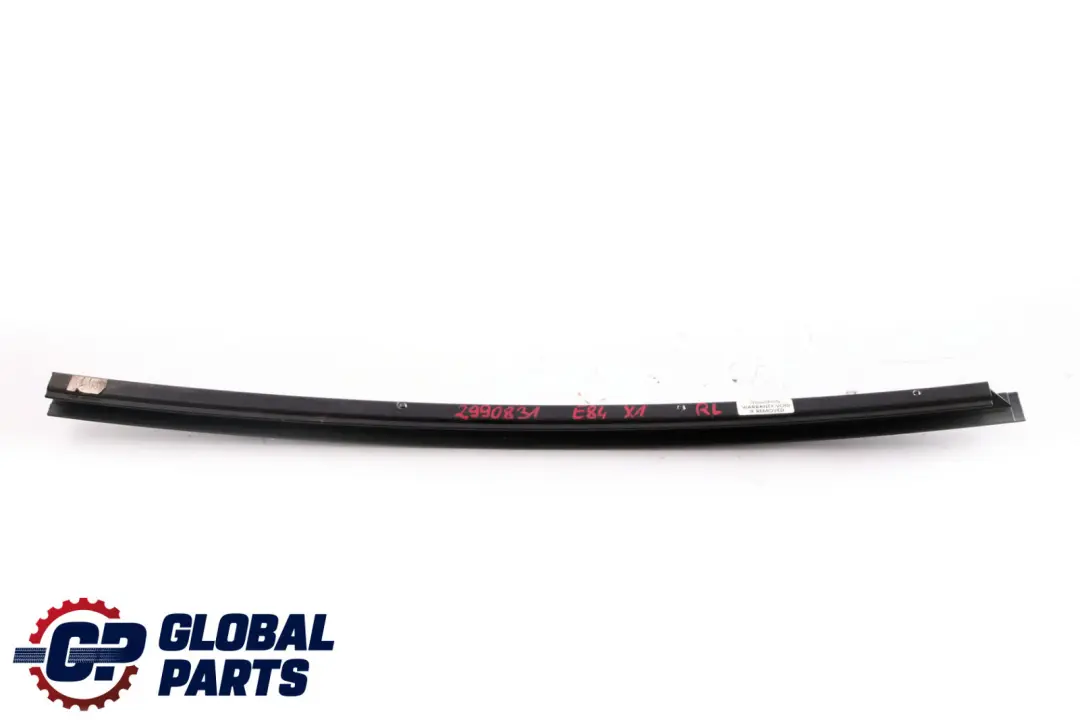 Window Guide Web Cover Rear Left pour BMW X1 E84 à propos du numéro de pièce 2990831 BMW X1 E84 Window Guide Web Cover Rear Left - SKU 2990831 - Numéro de pièce 2990831