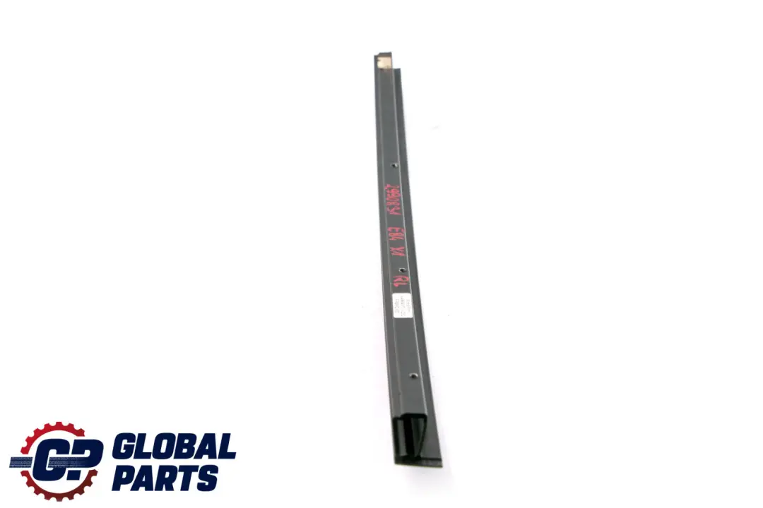 BMW X1 E84 Window Guide Web Cover Rear Left - SKU 2990831 - Numéro de pièce 2990831