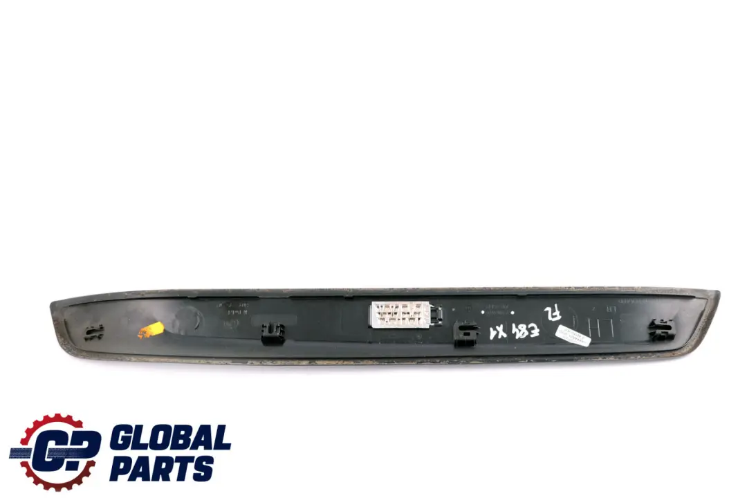 BMW E84 Tapa Entrada Delantera Izquierda Embellecedor Negro - SKU 2990843 - Número de pieza 2990843