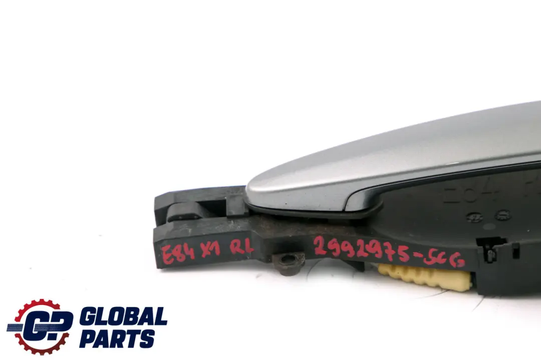 Haltegriff Hinten Links Außen Tur N/S Spacegrau Grau A52 für BMW X1 er E84 mit Teilenummer 2992975 BMW X1 er E84 Haltegriff Hinten Links Außen Tur N/S Spacegrau Grau A52 - SKU 2992975-SCG - Teilenummer 2992975
