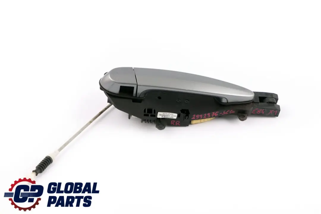 Maniglia Porta Esterna Posteriore Destra Grigio Spacegrau A52 per BMW X1 E84 con numero di parte 2992976 BMW X1 E84 Maniglia Porta Esterna Posteriore Destra Grigio Spacegrau A52 - SKU 2992976-SCG - Numero di parte 2992976