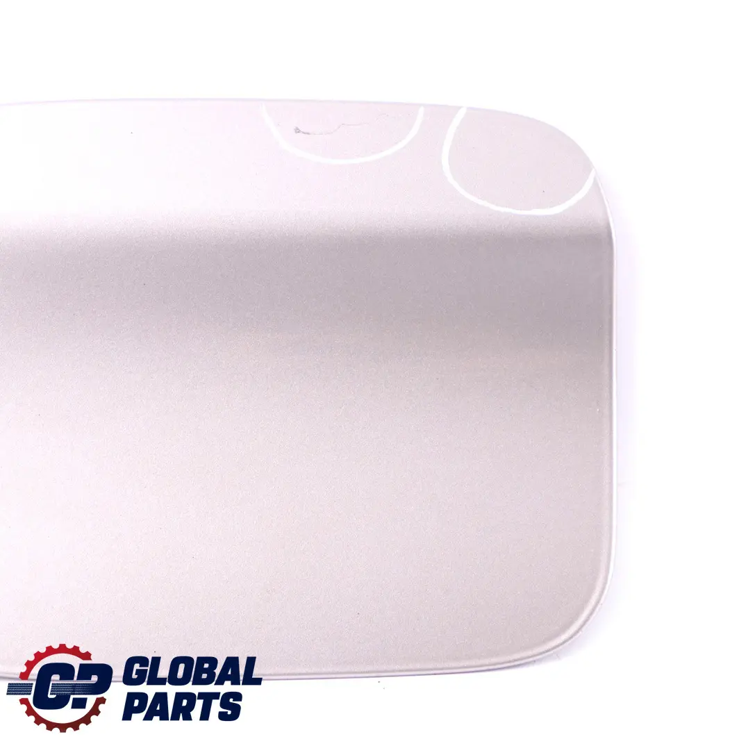 Tapa Tapón Combustible Fill In Flap Cachemira Plata - A72 para BMW X1 E84 con número de pieza 2993153 BMW X1 E84 Tapa Tapón Combustible Fill In Flap Cachemira Plata - A72 - SKU 2993153-KAS - Número de pieza 2993153