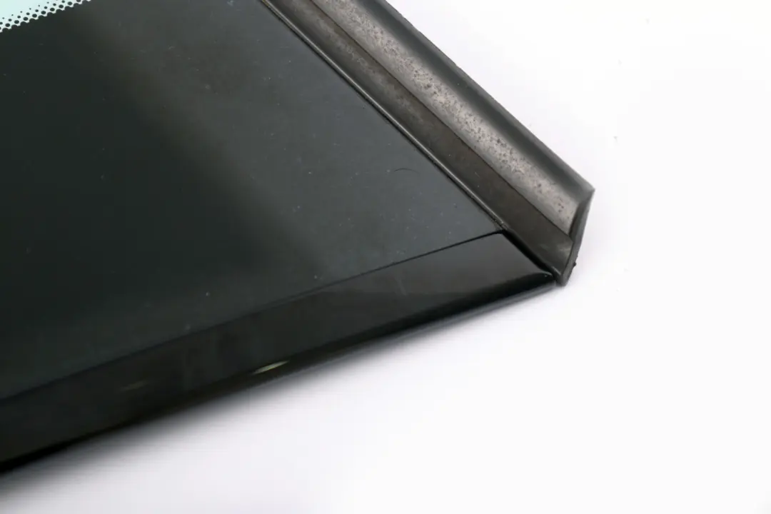 Cristal Ventana Lateral AS2 Trasera Izquierda para BMW E82 con número de pieza 2996095 BMW E82 Cristal Ventana Lateral AS2 Trasera Izquierda - SKU 2996095 - Número de pieza 2996095